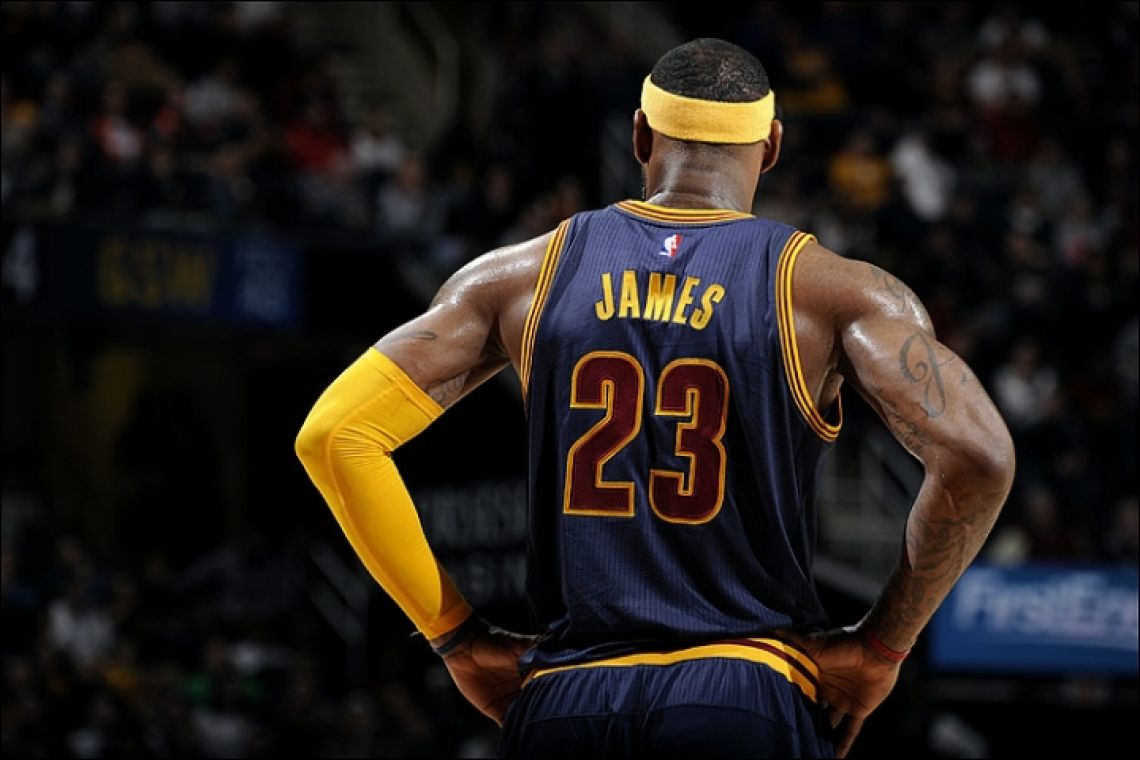 LBJ23